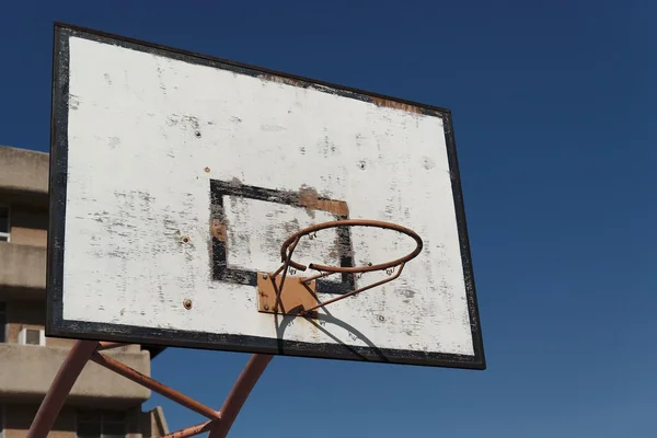 broken basketball hoop