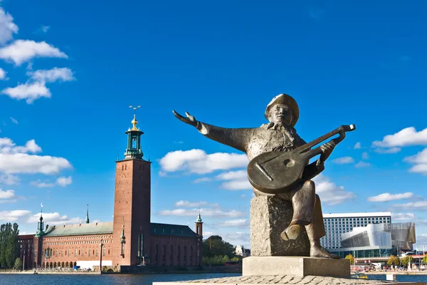 Evert Taubes monument and Stockholm city hall