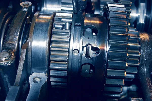 Linked metal gears