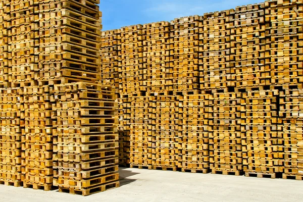 Pallet wall
