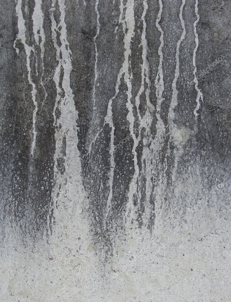 Dirt leak drip on a wall resembling lightning — Stock Photo