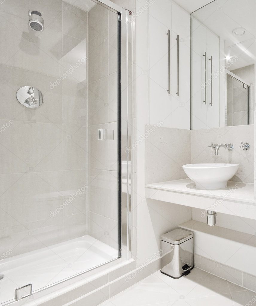 Bagno moderno con doccia angolo — foto stock © jrphoto #3982640 Box doccia moderni