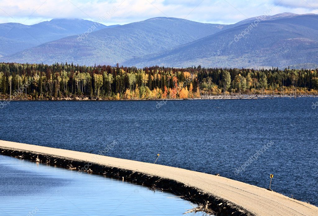 Causeway road over Williston Lake in beautiful British Columbia — Stock