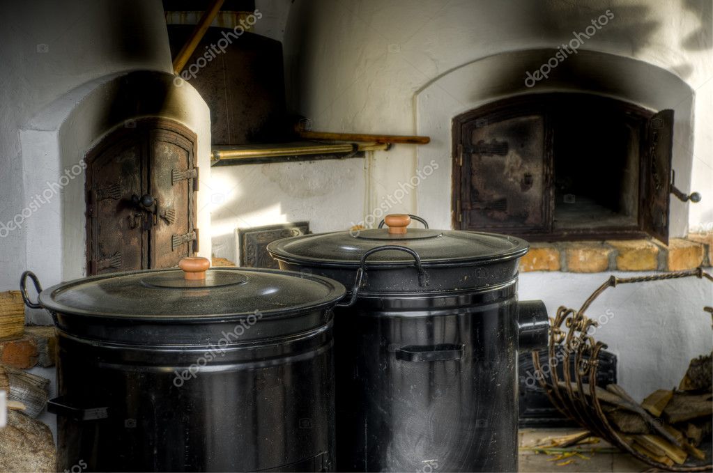 Traditionele hongaarse landelijke keuken — stockfoto © mahroch ...