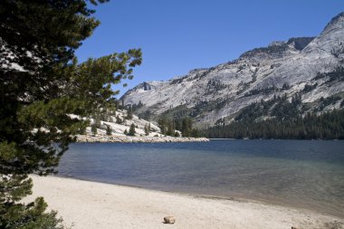 dağ gölü tenaya yosemite Milli Parkı, Kaliforniya, ABD