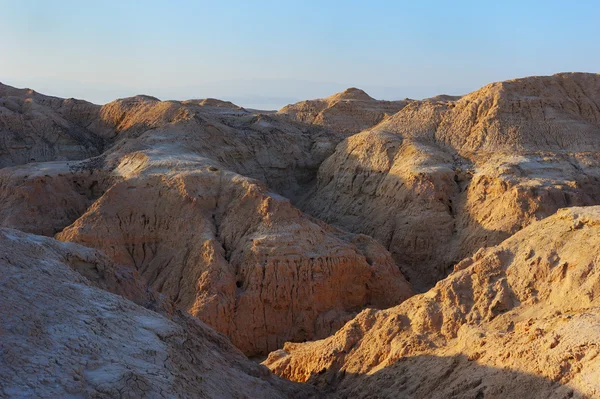 Аравская пустыня в первых лучах солнца — стоковое фото