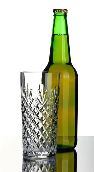 Garrafa Cerveja Lager Vidro Verde Isolada Sobre Fundo Branco — Fotografia de Stock