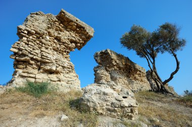 Antik duvarların kalıntıları