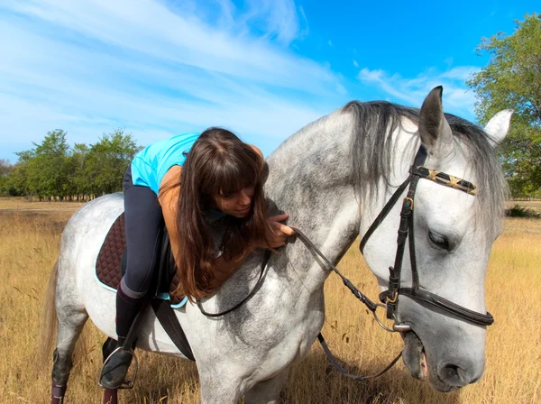 말을 탄 소녀 — 스톡 사진
