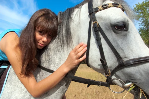 말을 탄 소녀 — 스톡 사진