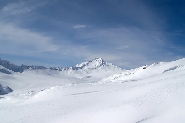 Χιονοδρομικό κέντρο. πλαγιά του elbrus — Φωτογραφία Αρχείου