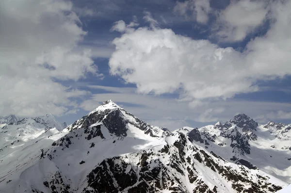 Кавказские горы. Домбай. Семенов-Баши — стоковое фото