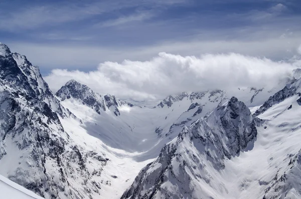 Kaukasus bergen. Dombay. — Stockfoto