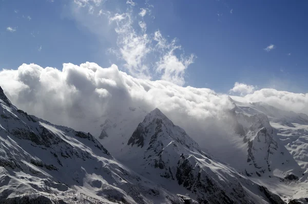 Góry w chmury — Zdjęcie stockowe