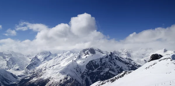 Panorama Las Montañas Del Cáucaso Las Nubes Ski Resort Dombay —  Fotos de Stock