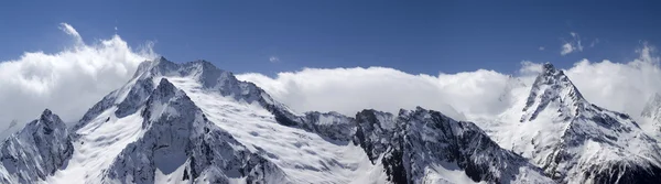 Horské panorama. Kavkaz, regionu dombay. — Stock fotografie