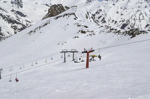 滑雪坡 高加索山脉 滑雪度假村 Dombay — 图库照片