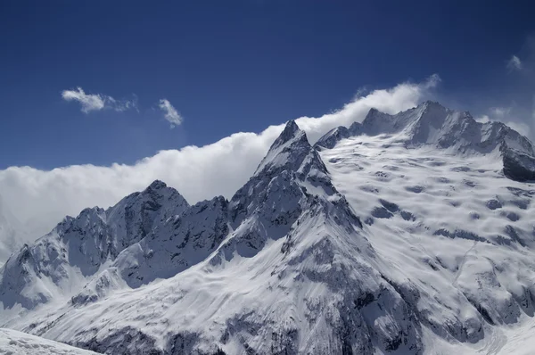 Yüksek dağlar — Stok fotoğraf