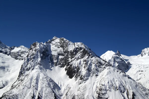 Dağlar, Kafkasya, dombay — Stok fotoğraf