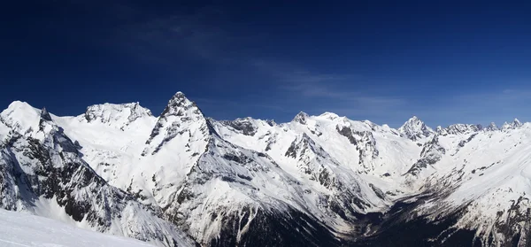 Panorama montanhas do Cáucaso — Fotografia de Stock