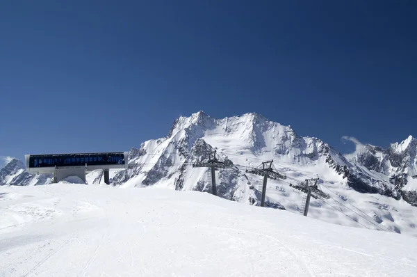 索道在滑雪场 — 图库照片