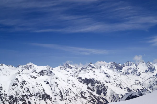 Kaukasus bergen. Visa från dombai — Stockfoto