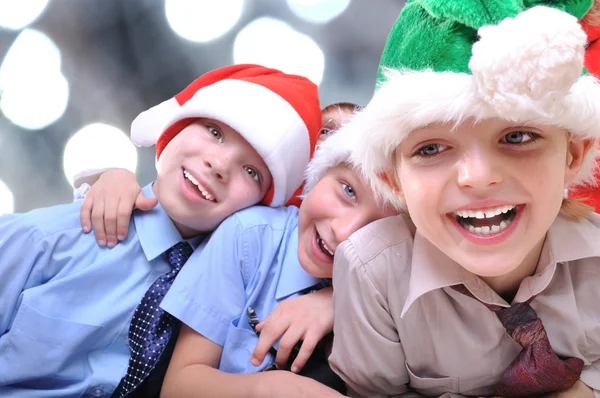 Weihnachtsglückliche Kinder — Stockfoto