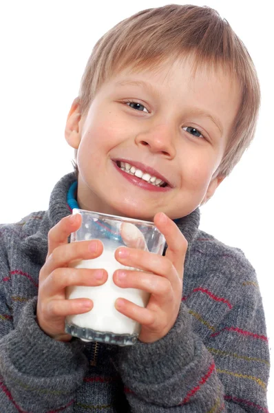 Chlapec s mlékem — Stock fotografie