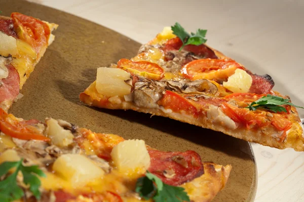 Pizza mit scharfem Geschmack — Stockfoto