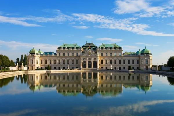 Летний дворец Бельведер в Вене — стоковое фото