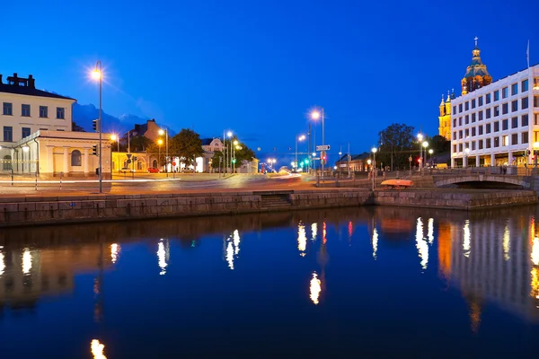 's avonds stadsgezicht van helsinki, finland — Stockfoto