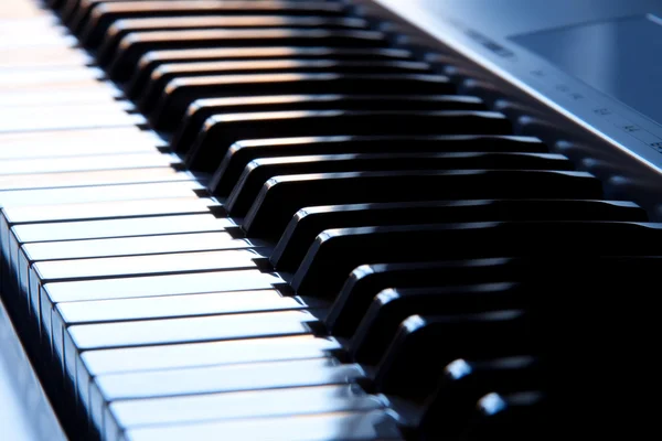 Клавиатура синтезатора — стоковое фото