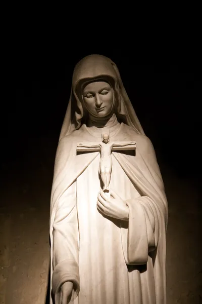 Statua di Santa Teresa nella Basilica di Santo Stefano a Budapest, Ungheria — Foto Stock