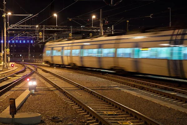 Ingázó vonat motion blur — Stock Fotó