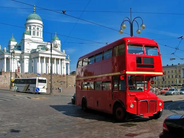红色英文巴士在赫尔辛基，芬兰 — 图库照片