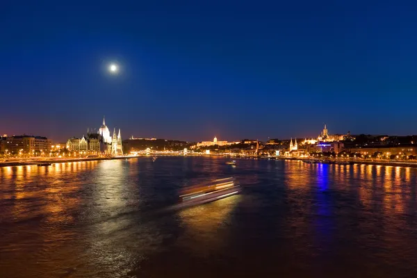Night panorama Будапешта — стокове фото