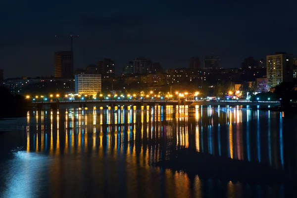 Stadtlandschaft in der Nacht — Stockfoto