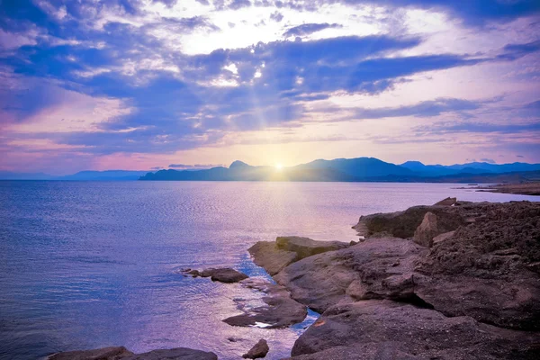 Puesta de sol escénica en el mar — Foto de Stock