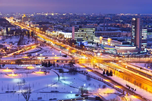Panorama de inverno noturno de Minsk, Bielorrússia — Fotografia de Stock
