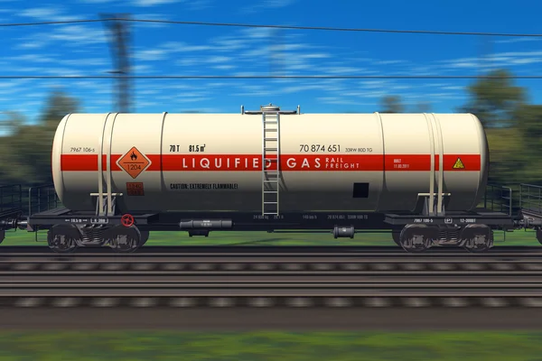 Грузовой поезд с бензиновыми цистернами — стоковое фото