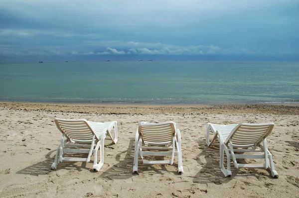 Krzesła na plaży — Zdjęcie stockowe