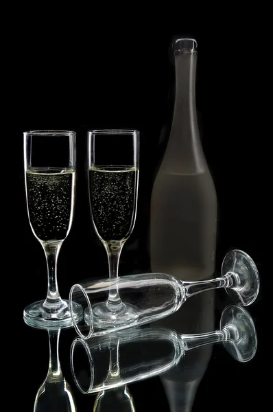Borosüveg és poharak — Stock Fotó