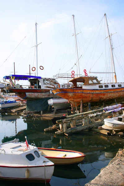 凯里尼亚老港口在北塞浦路斯 — 图库照片