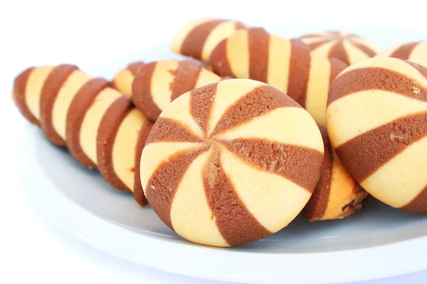 Cookies Dans Une Plaque Isolée Sur Fond Blanc — Photo