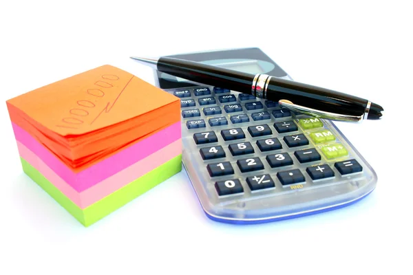 Kalkulator Pióro Kolorowe Papiery Białym Tle — Zdjęcie stockowe