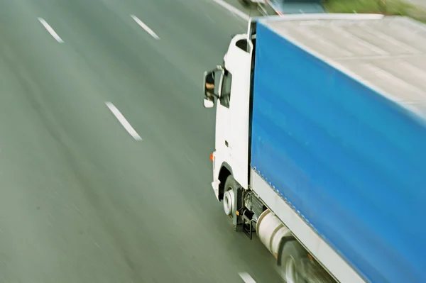 Een Vrachtwagen Hoge Snelheid — Stockfoto