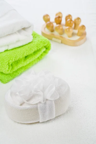 Masér ručníky a koupele houba — Stock fotografie