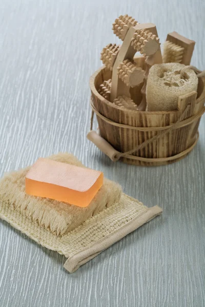 Mýdlo na lýkových s dřevěnou lopatou — Stock fotografie