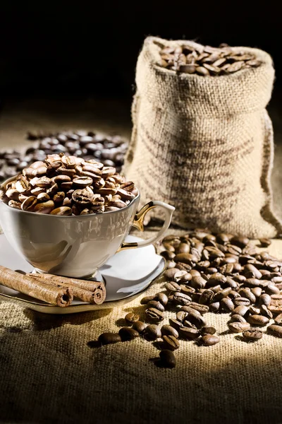 Šálek kávy a položky — Stock fotografie
