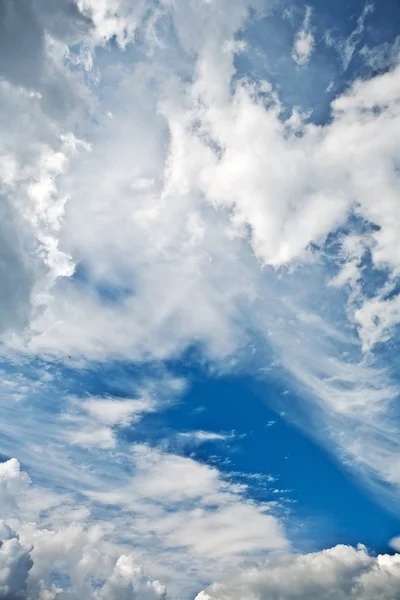 Hemel met wolken — Stockfoto
